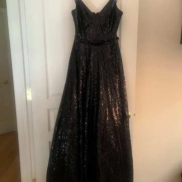 Mac Duggal Black Sequin Prom Dress - Picture 7 of 10